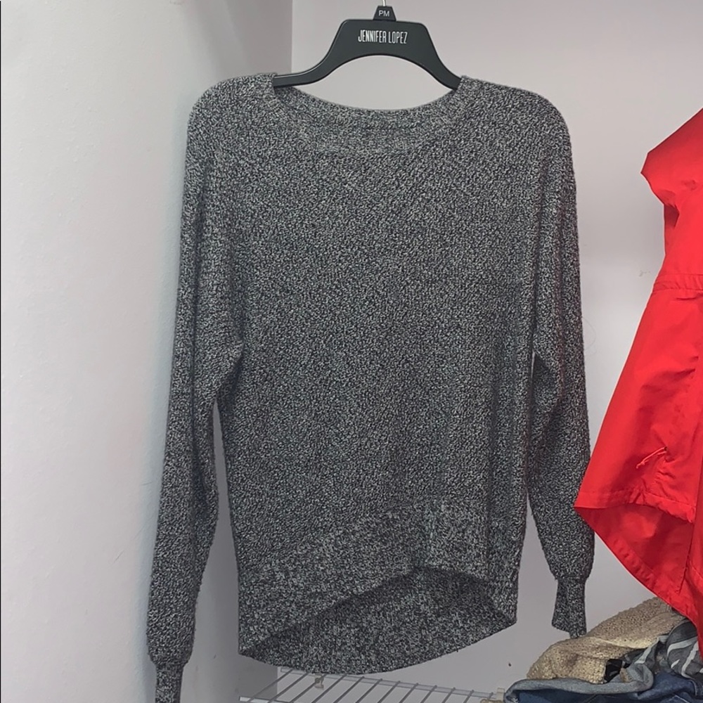 sweater!! very soft. size small
